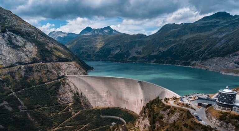 ബ്രഹ്‌മപുത്രയിൽ ചൈനയുടെ ഭീമന്‍ അണക്കെട്ടിനേക്കാൾ വലിയ അണക്കെട്ടുമായി ...